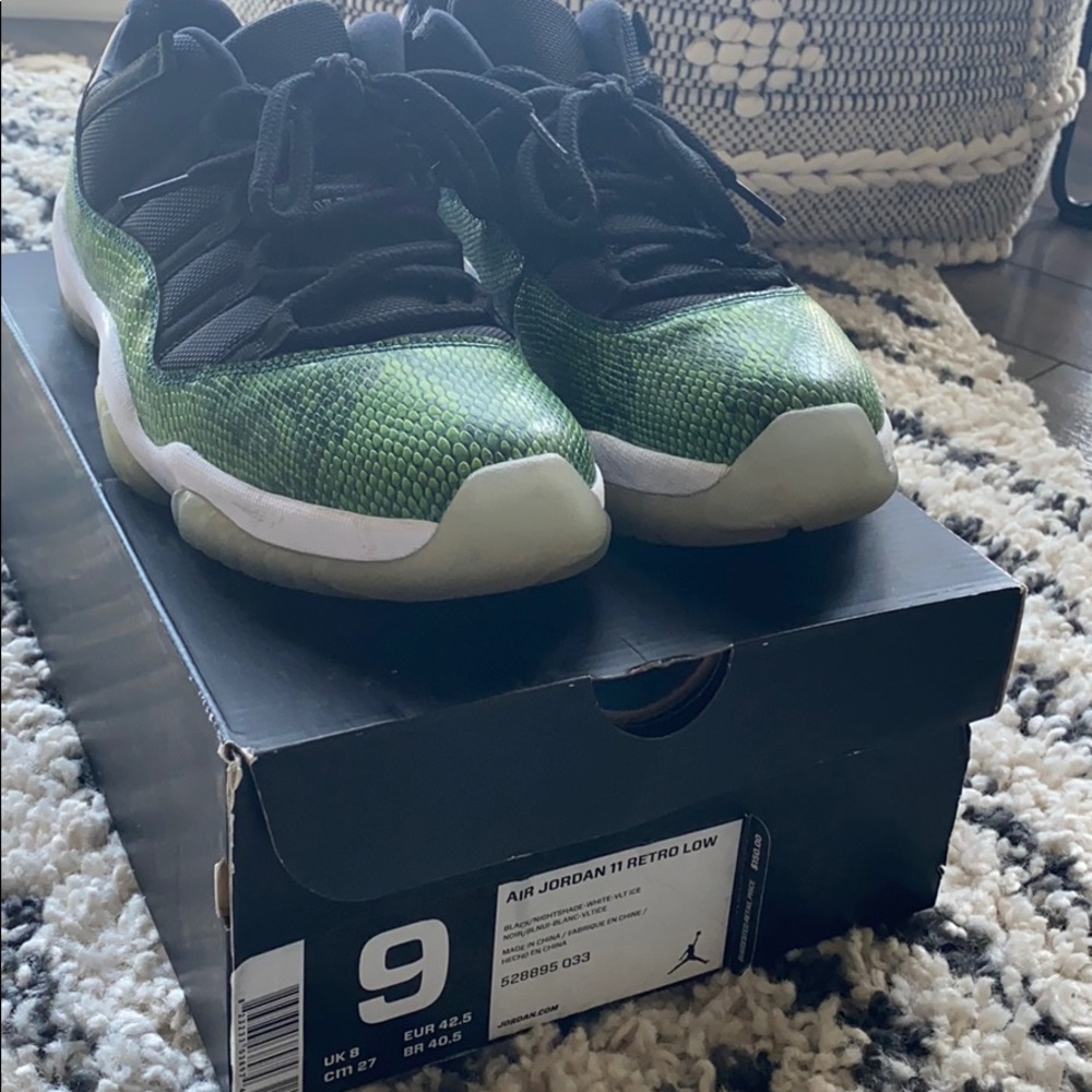 Jordan 11 Low green snakeskin